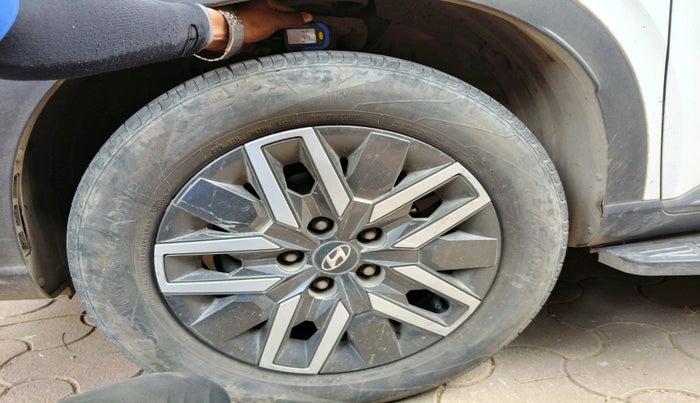 2022 Hyundai VENUE SX 1.5 CRDI, Diesel, Manual, 33,847 km, tyre