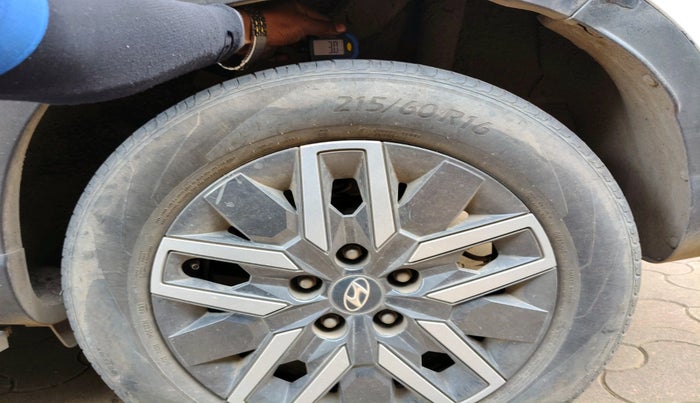 2022 Hyundai VENUE SX 1.5 CRDI, Diesel, Manual, 33,847 km, tyre