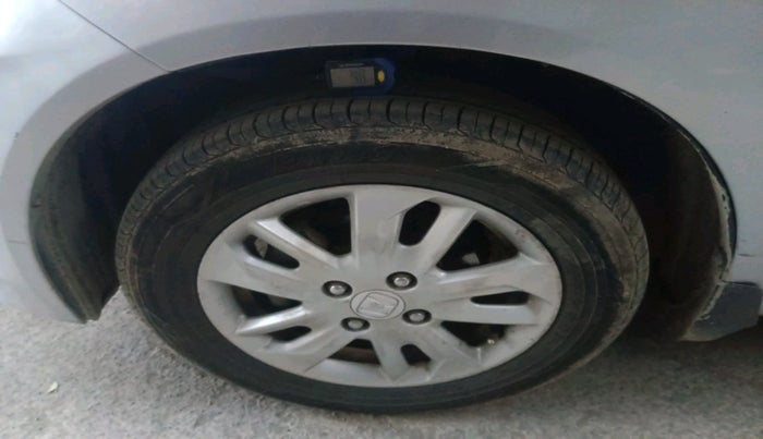 2014 Honda Amaze 1.5L I-DTEC VX, Diesel, Manual, 2,03,556 km, tyre