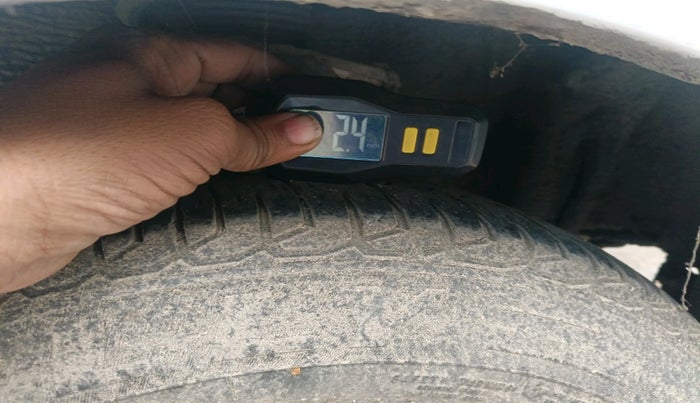 2011 Hyundai Accent GLE, Petrol, Manual, 1,85,096 km, tyre