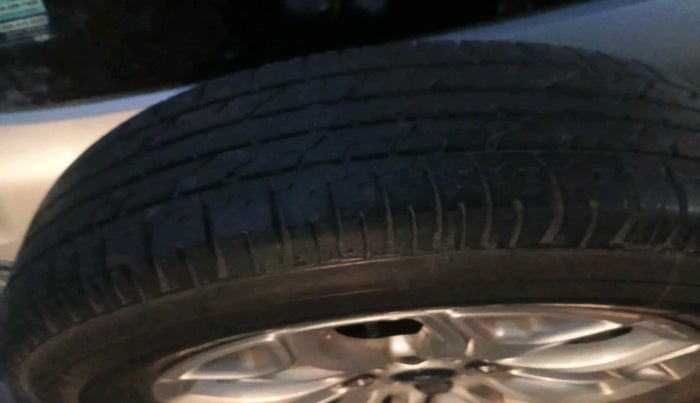 2017 Ford Ecosport TITANIUM 1.5L DIESEL, Diesel, Manual, 2,17,197 km, tyre