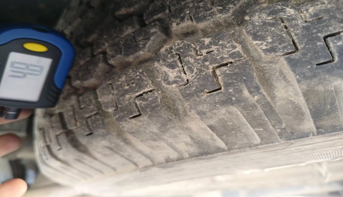 2017 Tata Hexa XTA 4X2 7 STR, Diesel, Automatic, 1,68,751 km, tyre