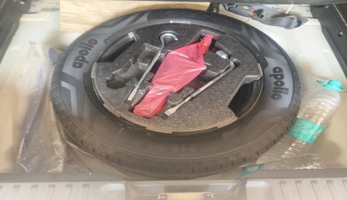 2022 Toyota URBAN CRUISER HIGH GRADE MT, Petrol, Manual, 32,094 km, tyre