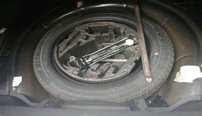 2012 Skoda Superb ELEGANCE 2.0 TDI CR AT, Diesel, Automatic, 1,82,320 km, tyre