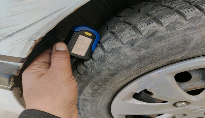 2011 Hyundai i10 MAGNA 1.2, Petrol, Manual, 1,58,332 km, tyre