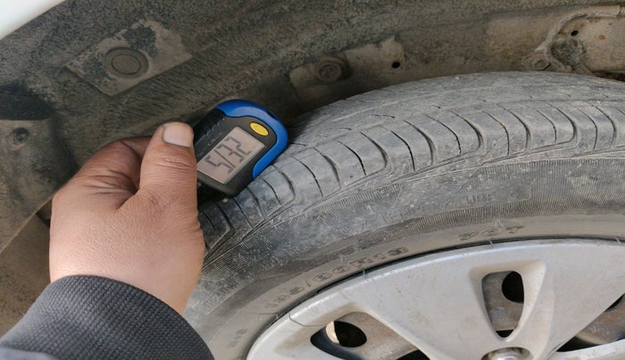 2011 Hyundai i10 MAGNA 1.2, Petrol, Manual, 1,58,332 km, tyre