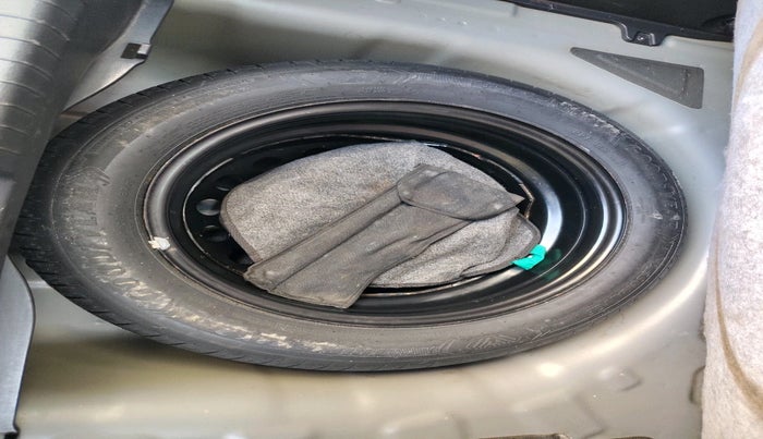 2016 Hyundai Elite i20 ASTA 1.2 (O), Petrol, Manual, 55,106 km, tyre