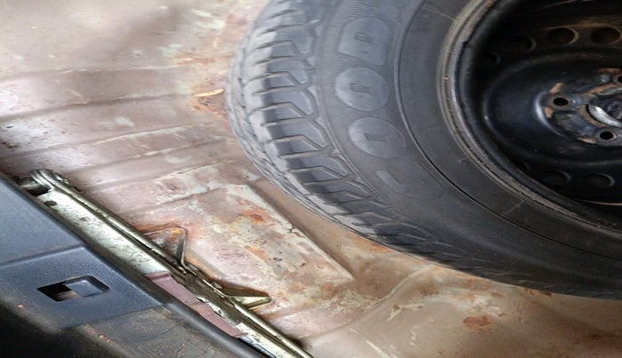 2012 Honda City 1.5L I-VTEC V MT, Petrol, Manual, 1,20,967 km, tyre