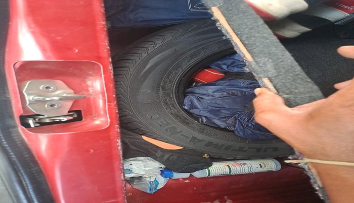 2018 Renault Kwid RXT 1.0 (O), Petrol, Manual, 56,212 km, tyre