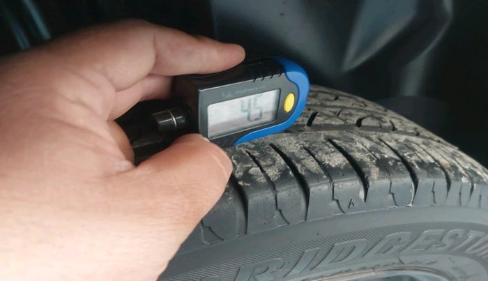 2014 Volkswagen Vento COMFORTLINE 1.5 AT, Diesel, Automatic, 82,598 km, tyre