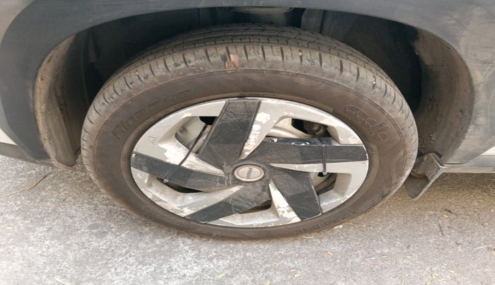 2021 Nissan MAGNITE XE, Petrol, Manual, 48,980 km, tyre