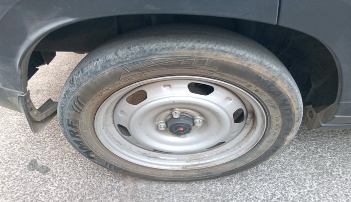 2021 Nissan MAGNITE XE, Petrol, Manual, 48,980 km, tyre