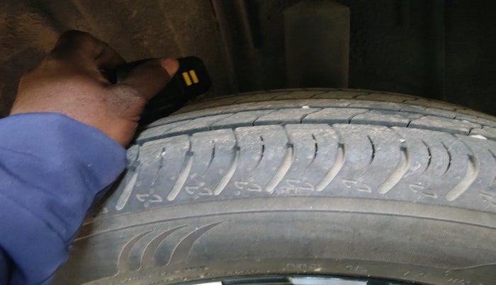 2023 Renault Kiger RXZ AMT, Petrol, Automatic, 10,056 km, tyre