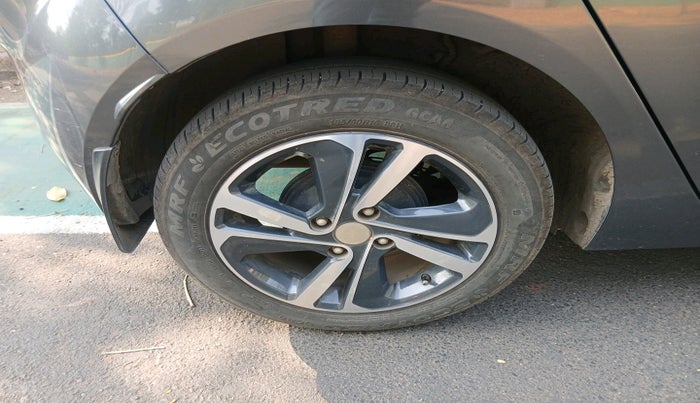 2024 Tata ALTROZ XZ PLUS SUNROOF CNG, Petrol, Manual, 13,394 km, tyre