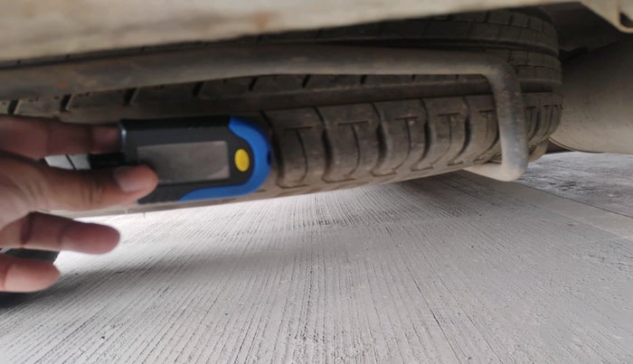 2021 Maruti Ertiga VXI CNG, Petrol, Manual, 46,380 km, tyre