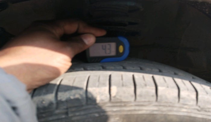 2015 Maruti Ciaz VXI+, Petrol, Manual, 74,744 km, tyre