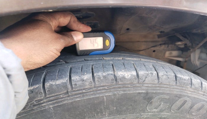 2015 Maruti Ciaz VXI+, Petrol, Manual, 74,744 km, tyre