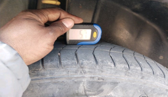 2015 Maruti Ciaz VXI+, Petrol, Manual, 74,744 km, tyre