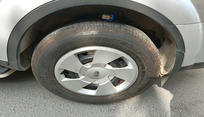 2015 Mahindra XUV500 W6, Diesel, Manual, 74,001 km, tyre