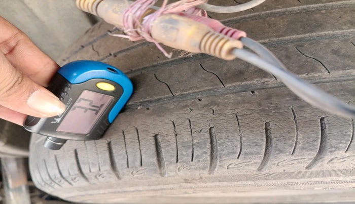 2018 Mahindra MARAZZO M2 8 STR, Diesel, Manual, 1,00,952 km, tyre