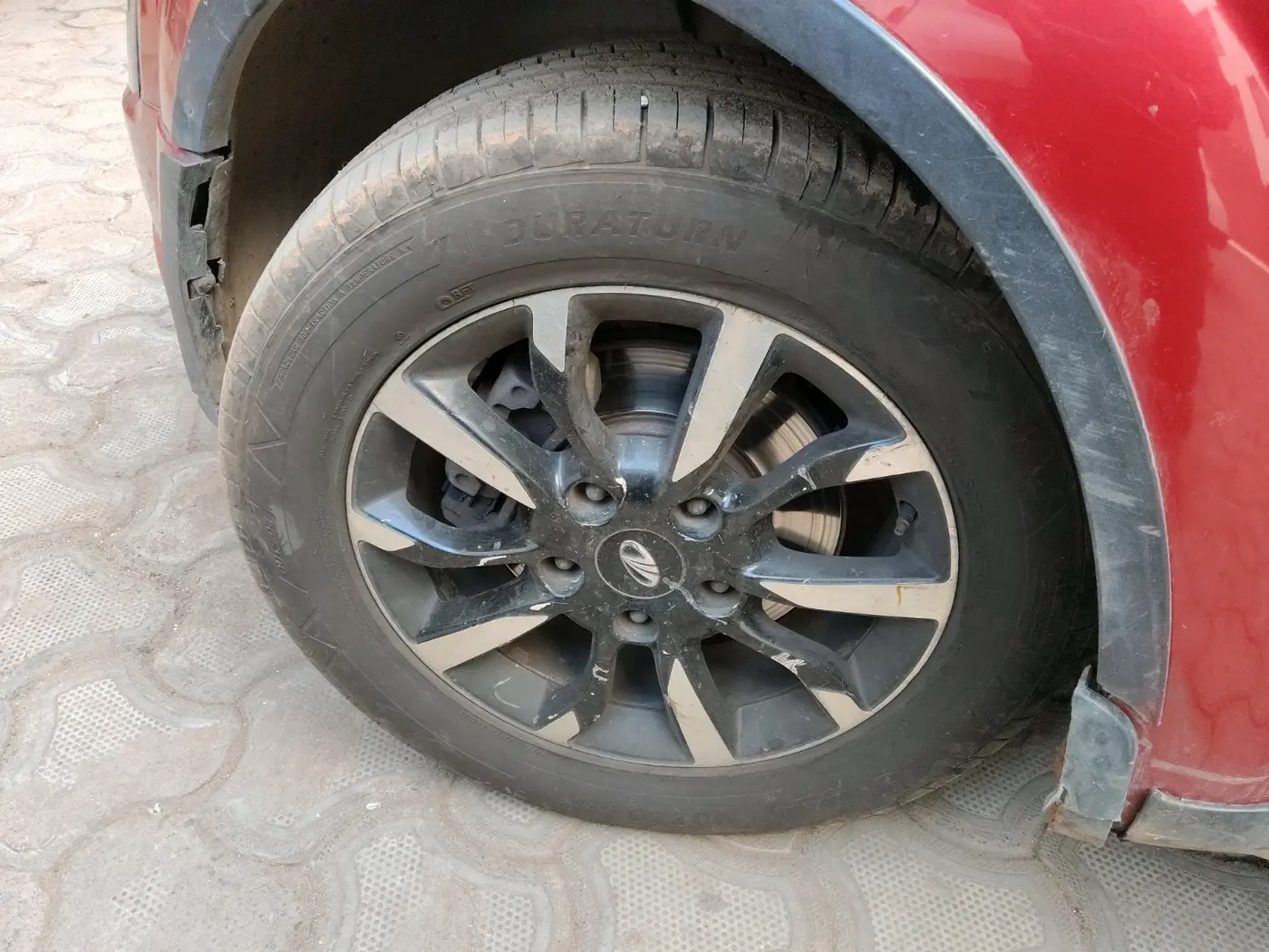 2018 Mahindra XUV500 W11, Diesel, Manual, 78,000 km, tyre