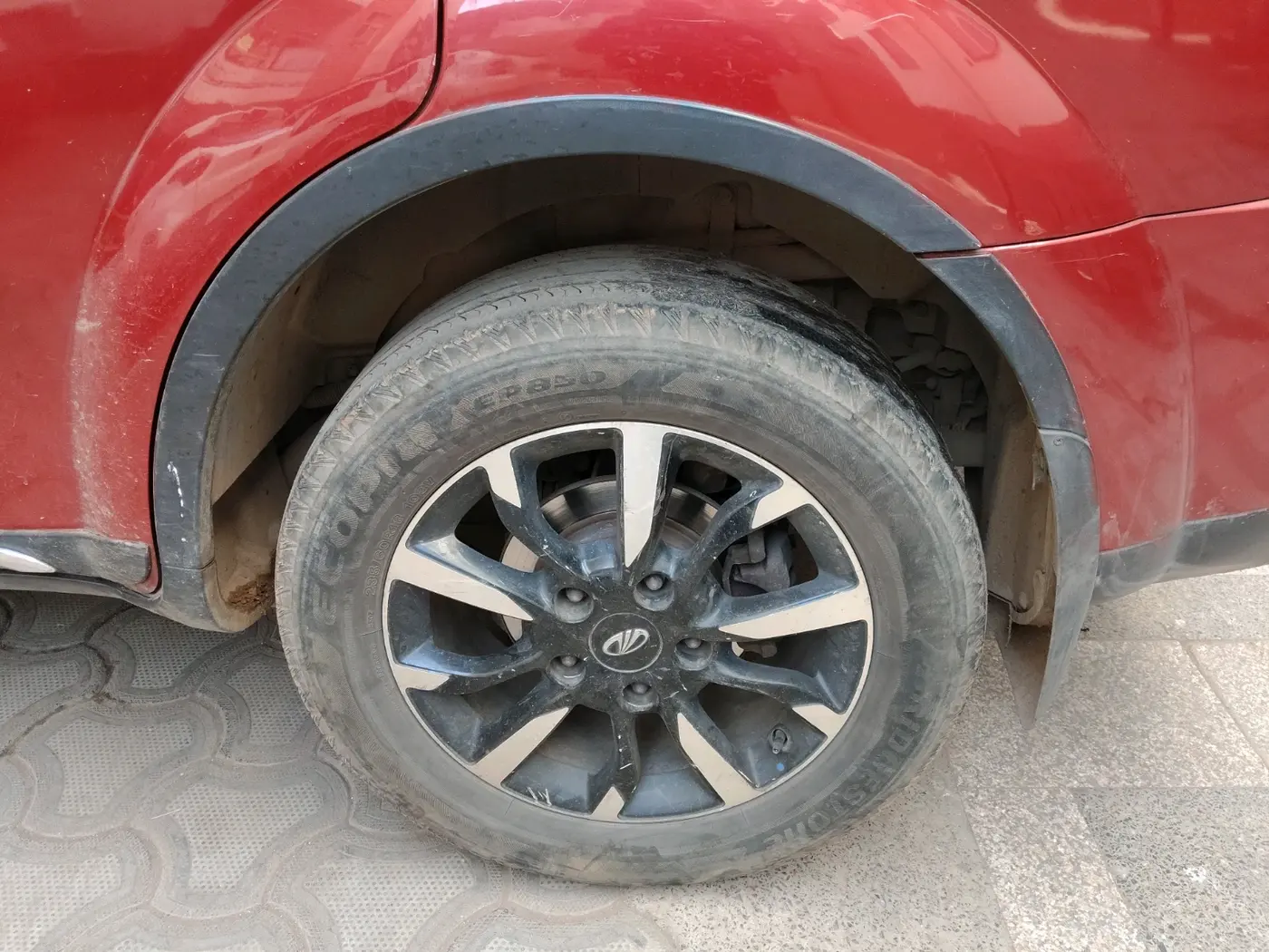 2018 Mahindra XUV500 W11, Diesel, Manual, 78,000 km, tyre