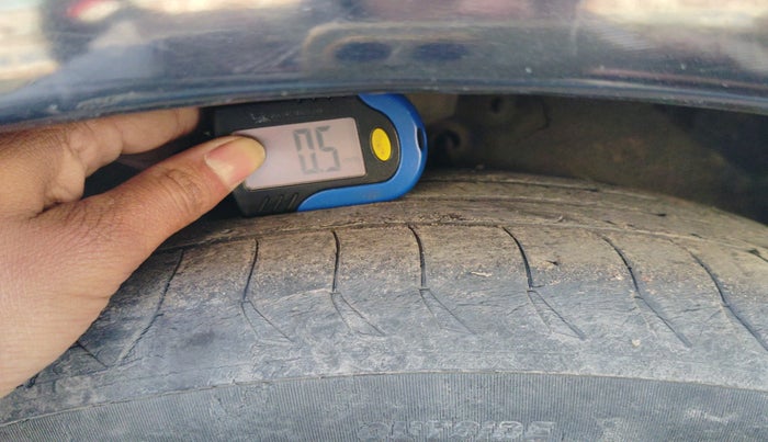 2011 Hyundai Verna FLUIDIC 1.6 VTVT SX, Petrol, Manual, 74,777 km, tyre