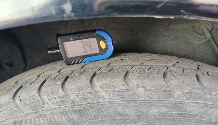 2011 Hyundai Verna FLUIDIC 1.6 VTVT SX, Petrol, Manual, 74,777 km, tyre