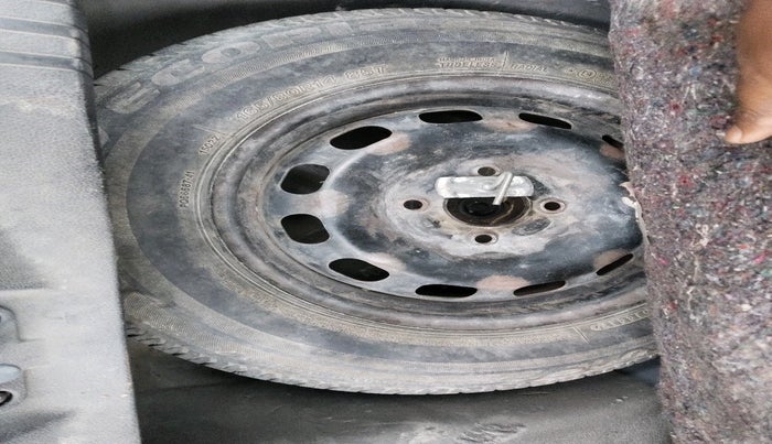 2014 Ford Figo ZXI 1.2 PETROL, Petrol, Manual, 47,490 km, tyre