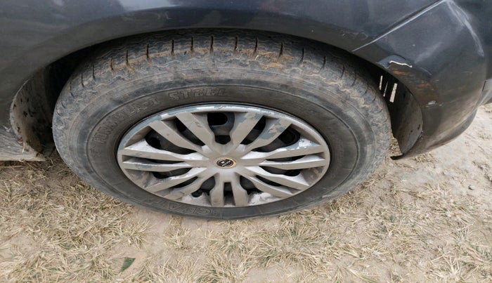 2014 Ford Figo ZXI 1.2 PETROL, Petrol, Manual, 47,490 km, tyre