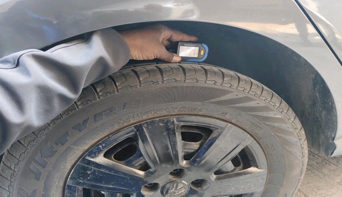 2011 Volkswagen Polo COMFORTLINE 1.2L PETROL, Petrol, Manual, 1,02,222 km, tyre