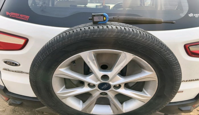 2017 Ford Ecosport TITANIUM 1.5L DIESEL, Diesel, Manual, 1,52,093 km, tyre