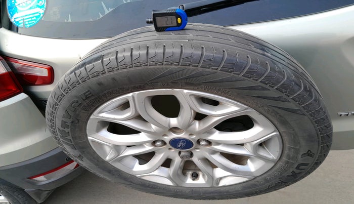 2015 Ford Ecosport TITANIUM 1.5L DIESEL, Diesel, Manual, 1,31,479 km, tyre