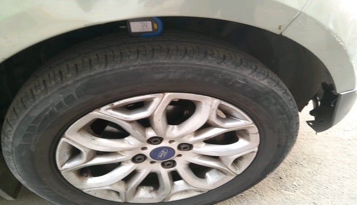 2015 Ford Ecosport TITANIUM 1.5L DIESEL, Diesel, Manual, 1,31,479 km, tyre