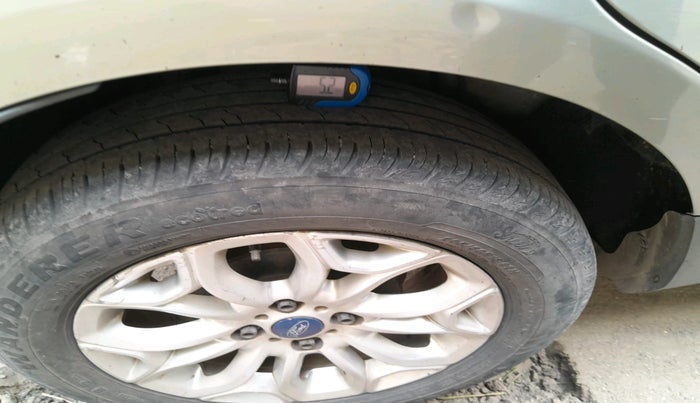 2015 Ford Ecosport TITANIUM 1.5L DIESEL, Diesel, Manual, 1,31,479 km, tyre