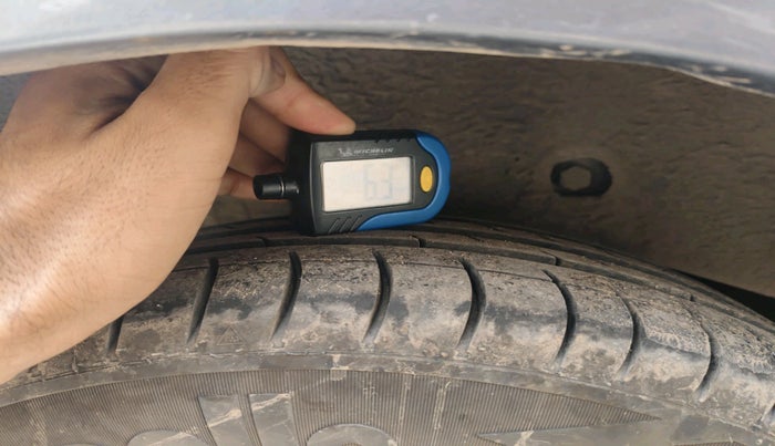 2011 Hyundai Santro Xing GL, Petrol, Manual, 1,38,476 km, tyre