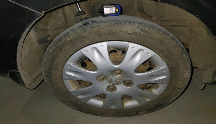 2017 Honda Amaze 1.2L I-VTEC S, Petrol, Manual, 1,94,002 km, tyre