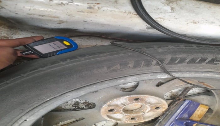 2016 Hyundai Verna 1.6 CRDI SX, Diesel, Manual, 1,14,854 km, tyre