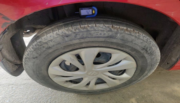 2018 Maruti Swift VXI, Petrol, Manual, 49,086 km, tyre