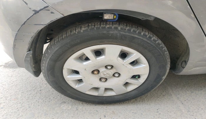 2013 Hyundai i20 MAGNA (O) 1.2, Petrol, Manual, 93,886 km, tyre