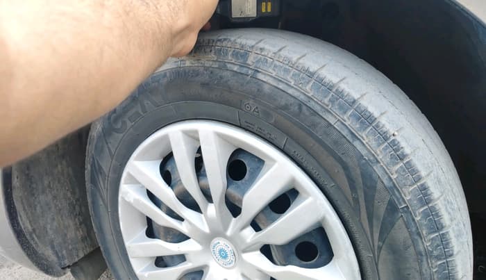 2022 Maruti Dzire VXI CNG, CNG, Manual, 49,500 km, tyre