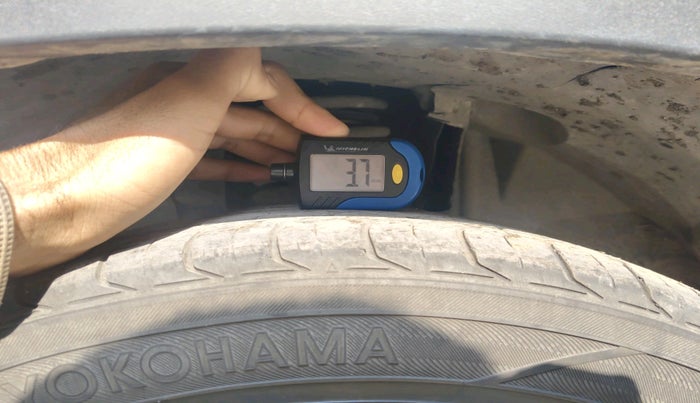 2021 Nissan MAGNITE XV AMT, Petrol, Automatic, 1,00,523 km, tyre