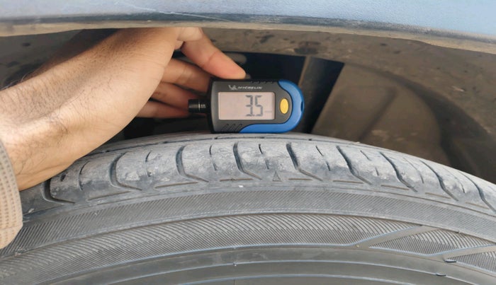 2021 Nissan MAGNITE XV AMT, Petrol, Automatic, 1,00,523 km, tyre