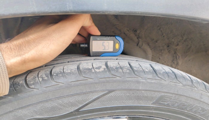 2021 Nissan MAGNITE XV AMT, Petrol, Automatic, 1,00,523 km, tyre