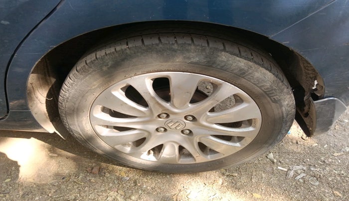 2015 Maruti Baleno ALPHA DIESEL 1.3, Diesel, Manual, 2,55,720 km, tyre