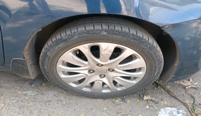 2015 Maruti Baleno ALPHA DIESEL 1.3, Diesel, Manual, 2,55,720 km, tyre