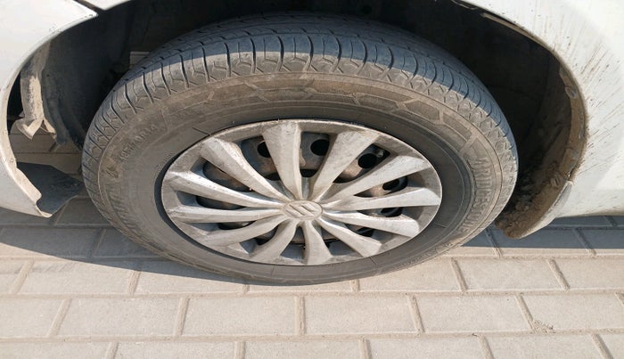 2015 Maruti Swift Dzire VDI, Diesel, Manual, 1,79,923 km, tyre