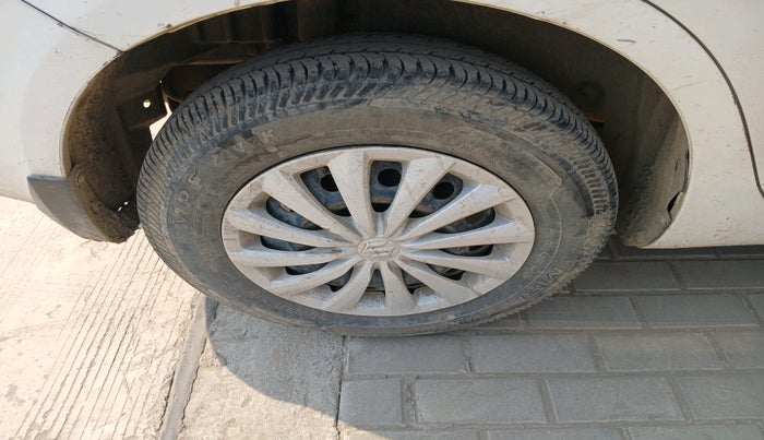 2015 Maruti Swift Dzire VDI, Diesel, Manual, 1,79,923 km, tyre