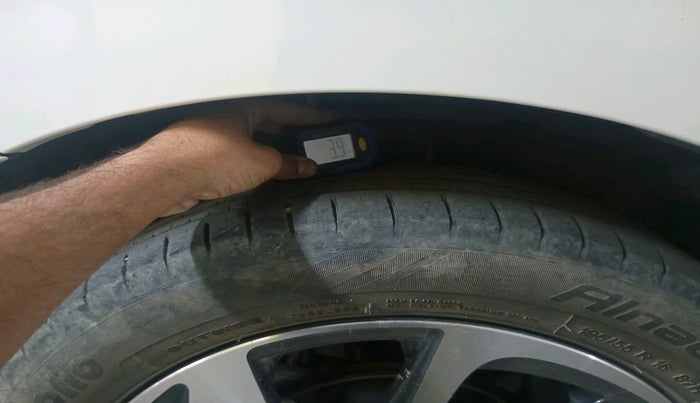 2023 Toyota Glanza V, Petrol, Manual, 44,926 km, tyre