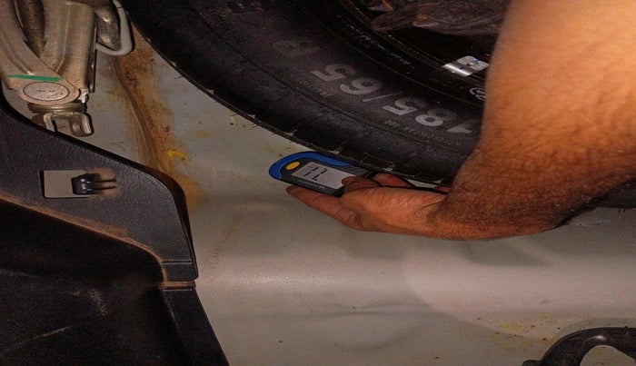 2023 Toyota Glanza V, Petrol, Manual, 44,926 km, tyre